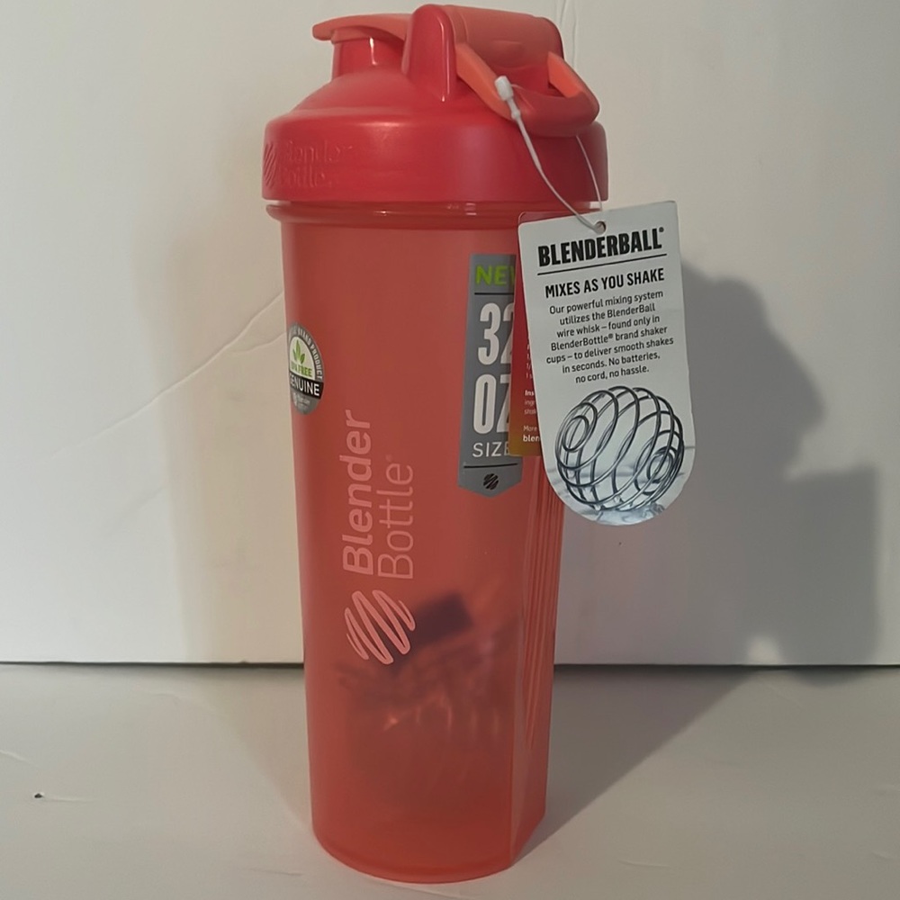 BlenderBottle Classic Loop Top Shaker Bottle, 32-Ounce, Coral/Coral